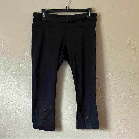 lululemon athletica Pants - LULULEMON black floral capri leggings pants size 8